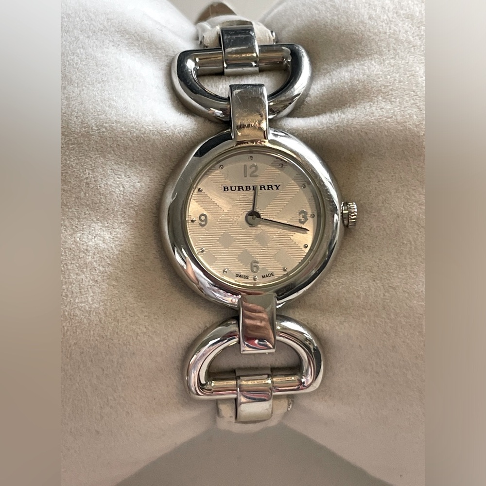 Burberry BU5405 white Ladies Watch.